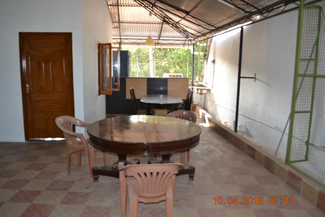 Globe Trotters Inn Kochi Buitenkant foto